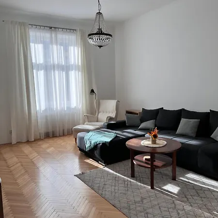 Stylish Flat In Centre Апартаменты *